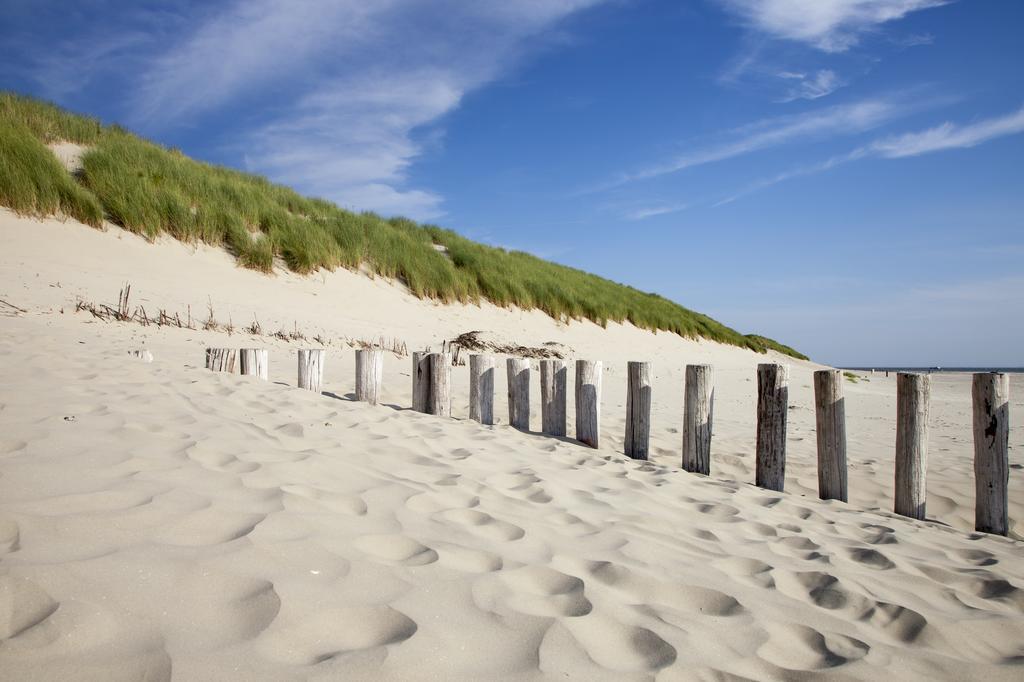 Time-out Met Zonnig Terras, Eigen Keuken, Dichtbij Dorp, Duinen, En Vuurtoren , Incl Verwarmd Hotel-zwembad
