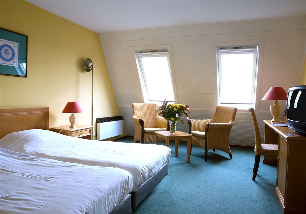 Apartment Time-out Met Zonnig Terras, Eigen Keuken, Dichtbij Dorp, Duinen, En Vuurtoren , Incl Verwarmd Hotel-zwembad